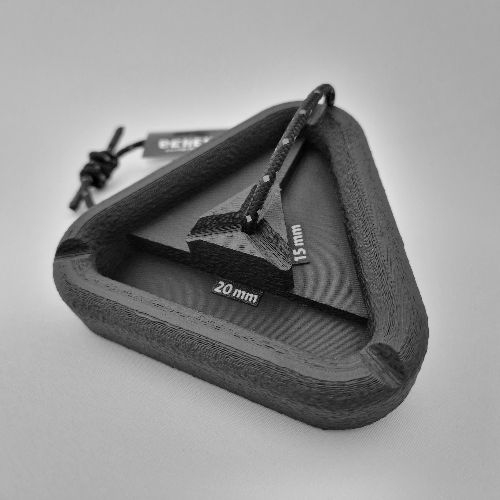 Trio - portable hangboard